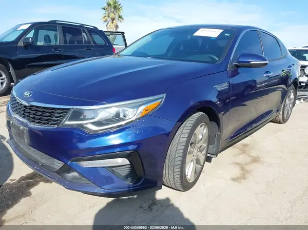 5XXGT4L36LG401493 2020 KIA OPTIMA - Image 2