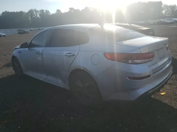 5XXGT4L36LG403261 2020 KIA OPTIMA - Image 2