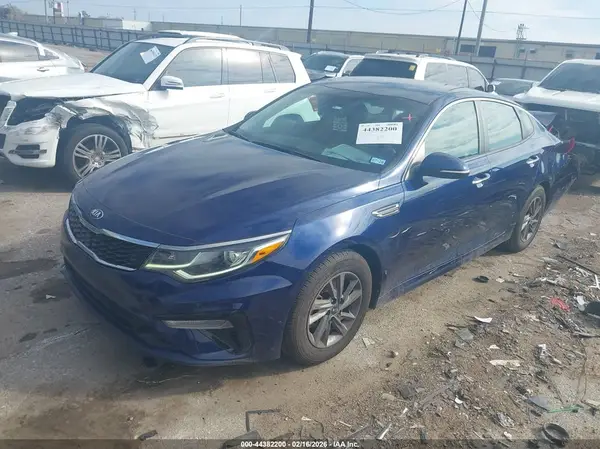 5XXGT4L36LG410372 2020 KIA OPTIMA - Image 2