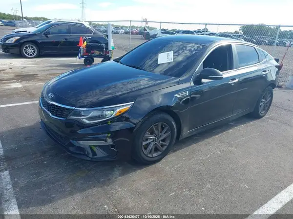 5XXGT4L36LG418391 2020 KIA OPTIMA - Image 2