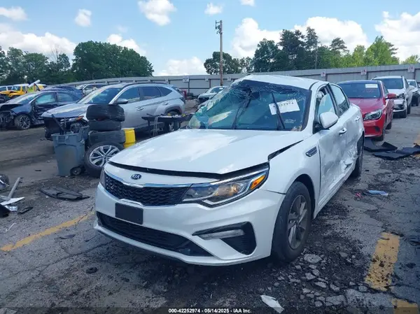 5XXGT4L36LG423803 2020 KIA OPTIMA - Image 2