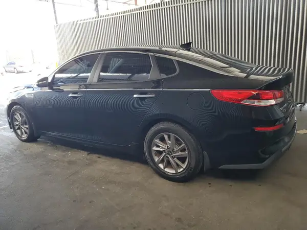 5XXGT4L36LG427057 2020 KIA OPTIMA - Image 2