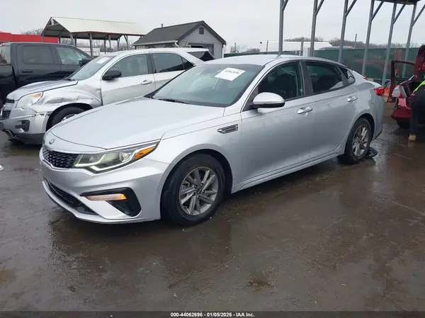 5XXGT4L36LG431657 2020 KIA OPTIMA - Image 2