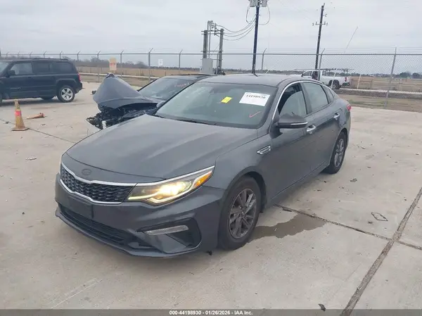 5XXGT4L36LG431867 2020 KIA OPTIMA - Image 2