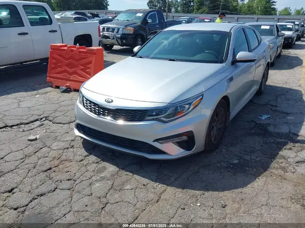 5XXGT4L36LG441363 2020 KIA OPTIMA - Image 2