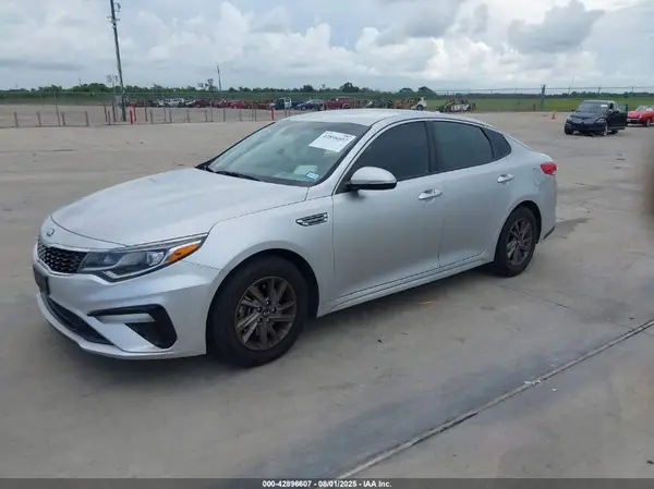 5XXGT4L36LG452203 2020 KIA OPTIMA - Image 2
