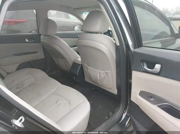 5XXGT4L37GG003859 2016 KIA OPTIMA - Image 8
