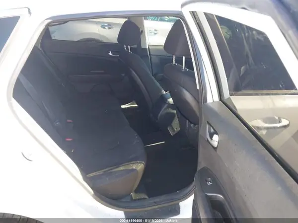5XXGT4L37GG017499 2016 KIA OPTIMA - Image 8