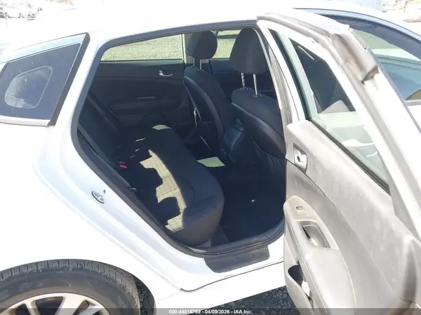 5XXGT4L37GG018636 2016 KIA OPTIMA - Image 8