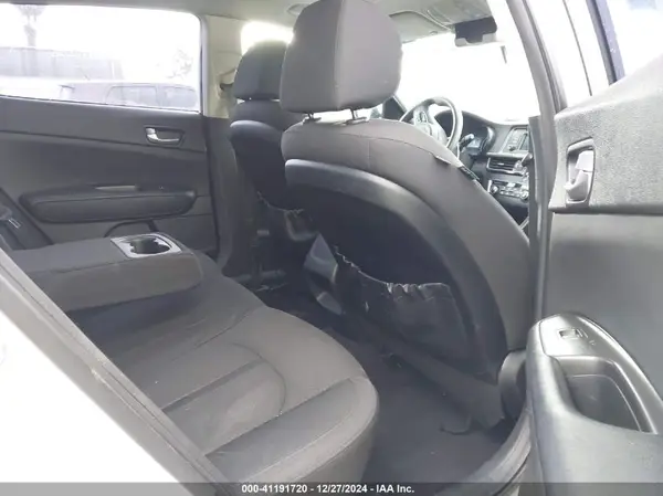 5XXGT4L37GG019740 2016 KIA OPTIMA - Image 8