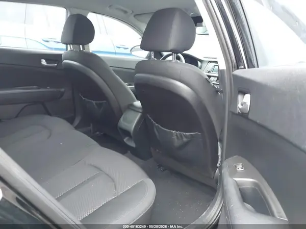 5XXGT4L37GG025778 2016 KIA OPTIMA - Image 8