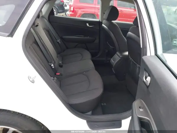 5XXGT4L37GG035324 2016 KIA OPTIMA - Image 8
