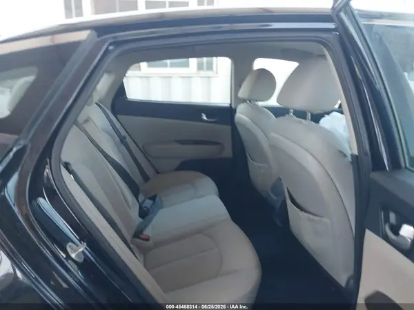 5XXGT4L37GG035761 2016 KIA OPTIMA - Image 8