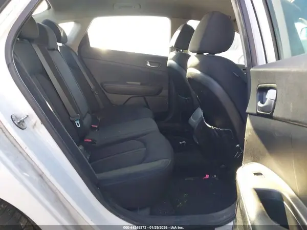 5XXGT4L37GG041009 2016 KIA OPTIMA - Image 8