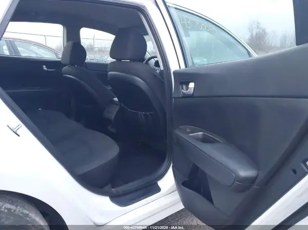 5XXGT4L37GG043181 2016 KIA OPTIMA - Image 8