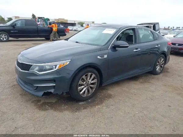 5XXGT4L37GG045657 2016 KIA OPTIMA - Image 2
