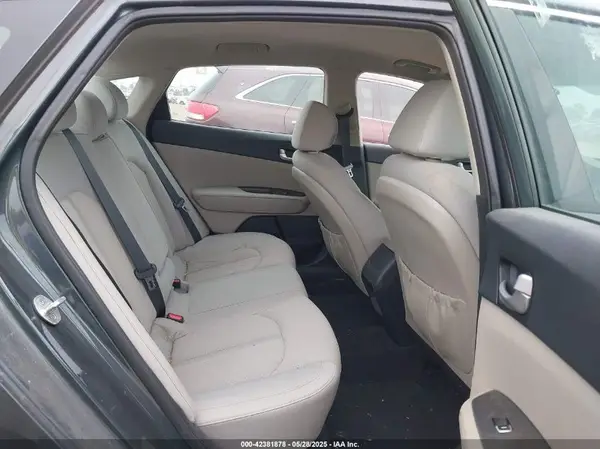 5XXGT4L37GG045657 2016 KIA OPTIMA - Image 8