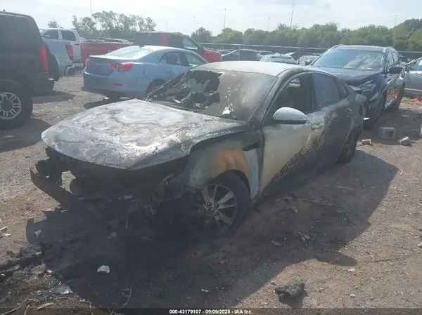 5XXGT4L37GG055458 2016 KIA OPTIMA - Image 2