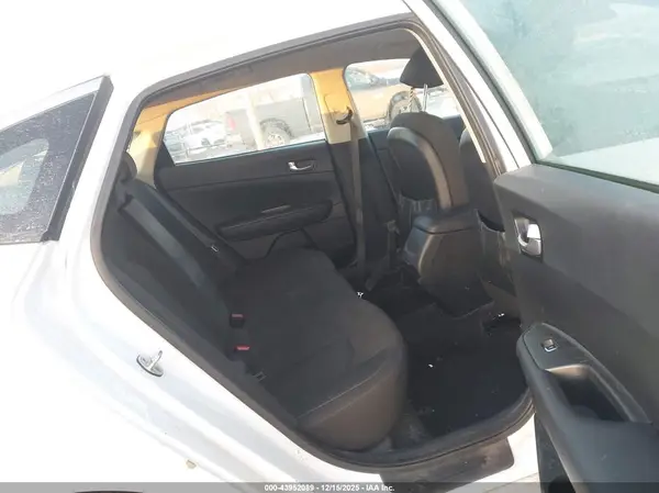 5XXGT4L37GG057078 2016 KIA OPTIMA - Image 8