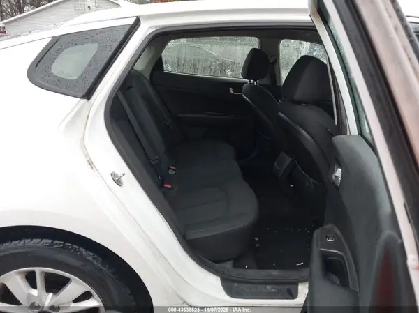 5XXGT4L37GG057159 2016 KIA OPTIMA - Image 8