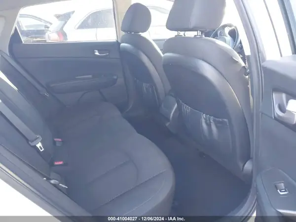 5XXGT4L37GG060157 2016 KIA OPTIMA - Image 8