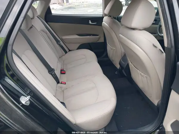 5XXGT4L37GG071644 2016 KIA OPTIMA - Image 8