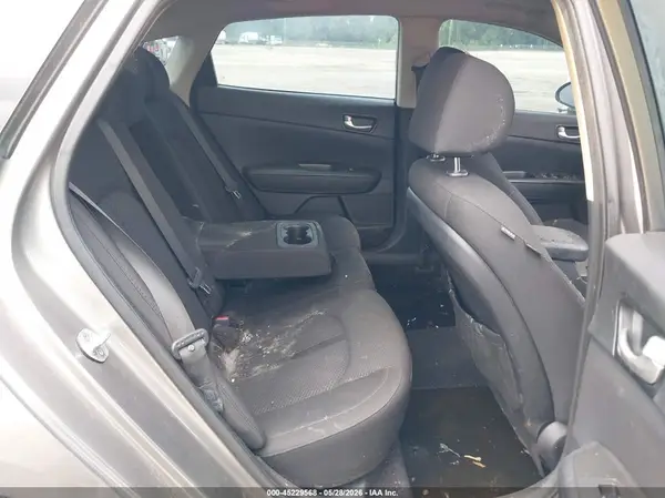 5XXGT4L37GG073250 2016 KIA OPTIMA - Image 8