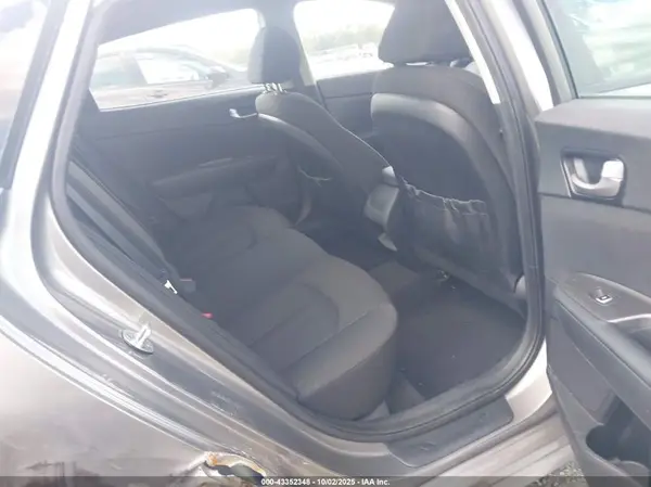 5XXGT4L37GG097256 2016 KIA OPTIMA - Image 8