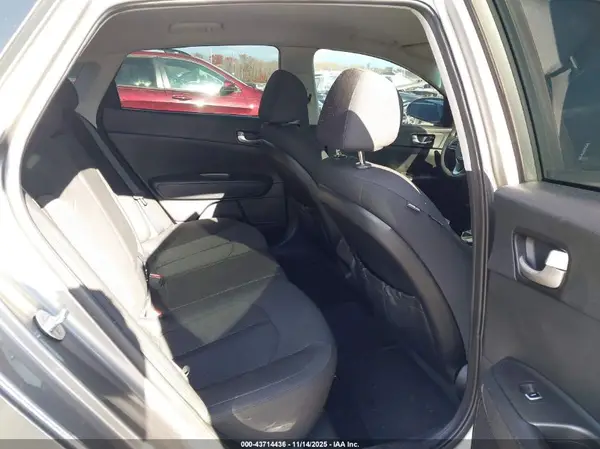 5XXGT4L37GG099976 2016 KIA OPTIMA - Image 8