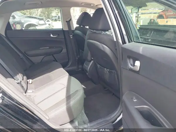 5XXGT4L37GG110099 2016 KIA OPTIMA - Image 8