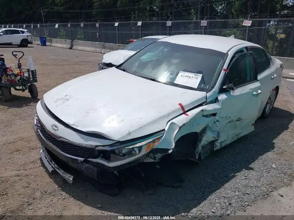 5XXGT4L37HG121945 2017 KIA OPTIMA - Image 2