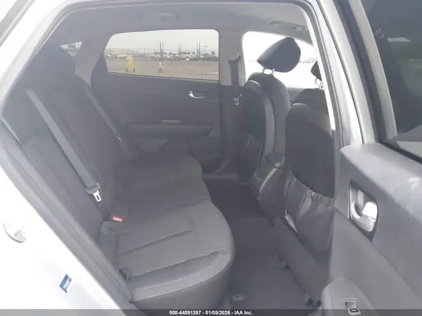 5XXGT4L37HG122853 2017 KIA OPTIMA - Image 8