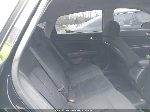 5XXGT4L37HG124781 2017 KIA OPTIMA - Image 8
