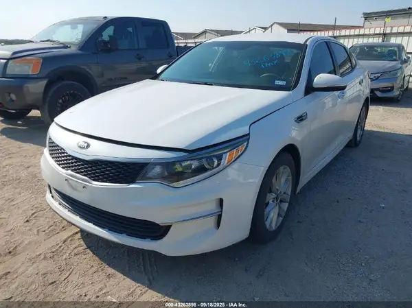 5XXGT4L37HG125042 2017 KIA OPTIMA - Image 2