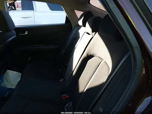 5XXGT4L37HG130614 2017 KIA OPTIMA - Image 8