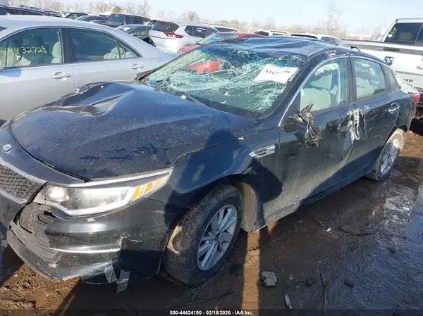 5XXGT4L37HG139703 2017 KIA OPTIMA - Image 2