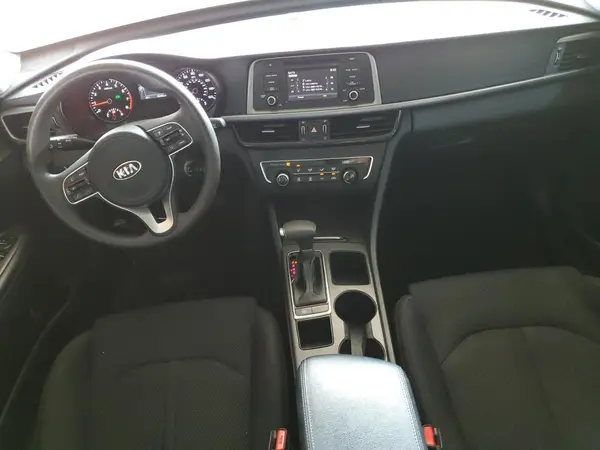 5XXGT4L37HG144027 2017 KIA OPTIMA - Image 8