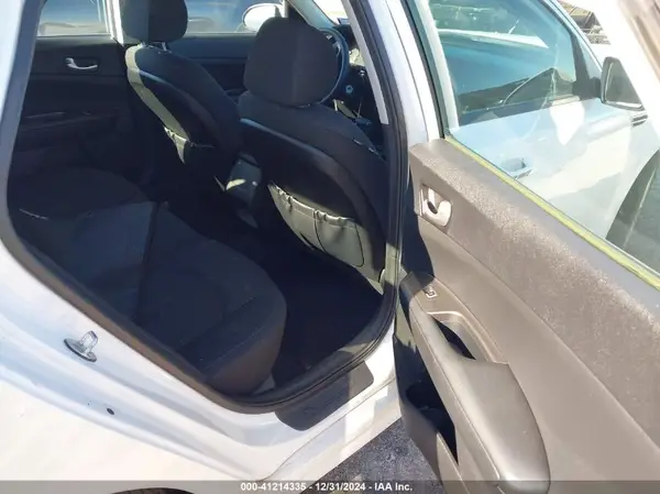 5XXGT4L37HG146229 2017 KIA OPTIMA - Image 8