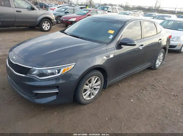 5XXGT4L37HG150216 2017 KIA OPTIMA - Image 2