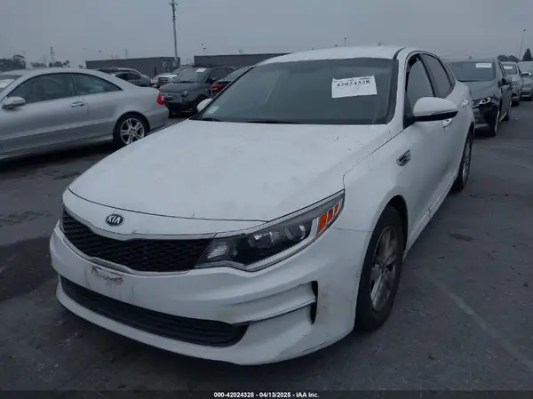 5XXGT4L37HG151723 2017 KIA OPTIMA - Image 2