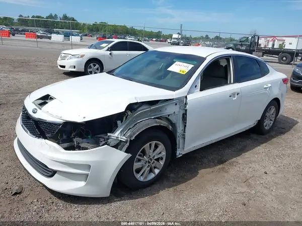 5XXGT4L37HG152970 2017 KIA OPTIMA - Image 2