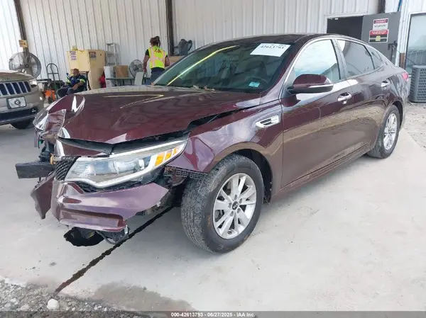 5XXGT4L37HG155061 2017 KIA OPTIMA - Image 2