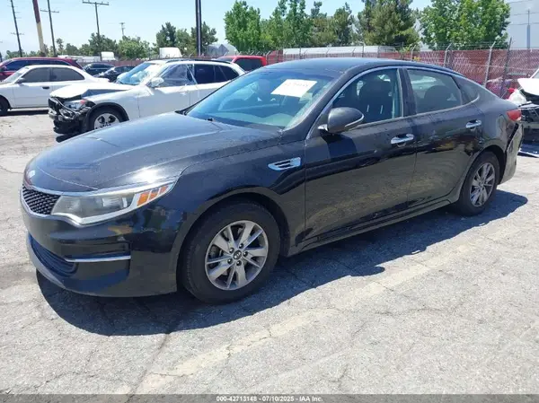 5XXGT4L37HG155853 2017 KIA OPTIMA - Image 2