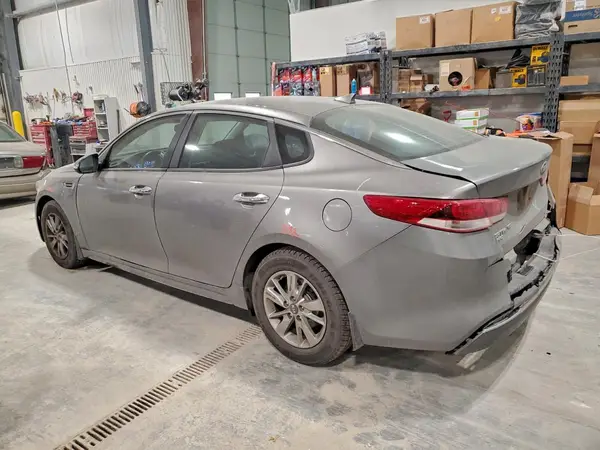 5XXGT4L37HG156985 2017 KIA OPTIMA - Image 2
