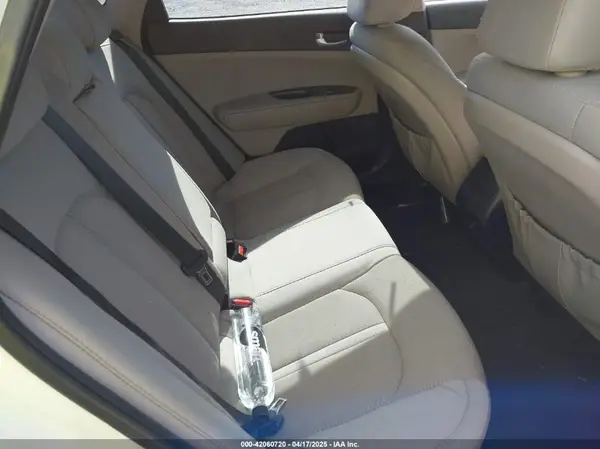 5XXGT4L37HG160566 2017 KIA OPTIMA - Image 8