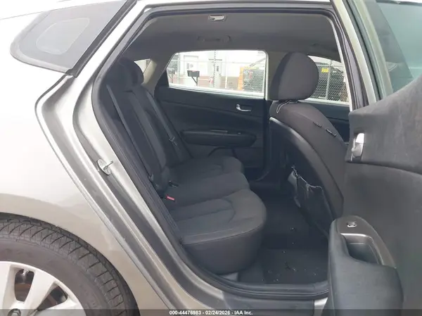 5XXGT4L37HG162205 2017 KIA OPTIMA - Image 8