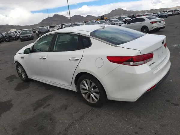 5XXGT4L37HG166870 2017 KIA OPTIMA - Image 2