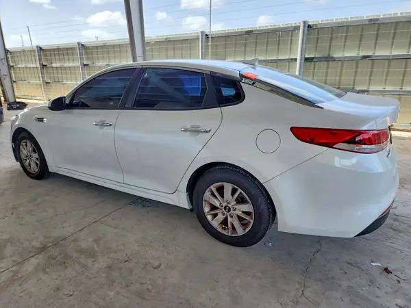 5XXGT4L37HG171860 2017 KIA OPTIMA - Image 2
