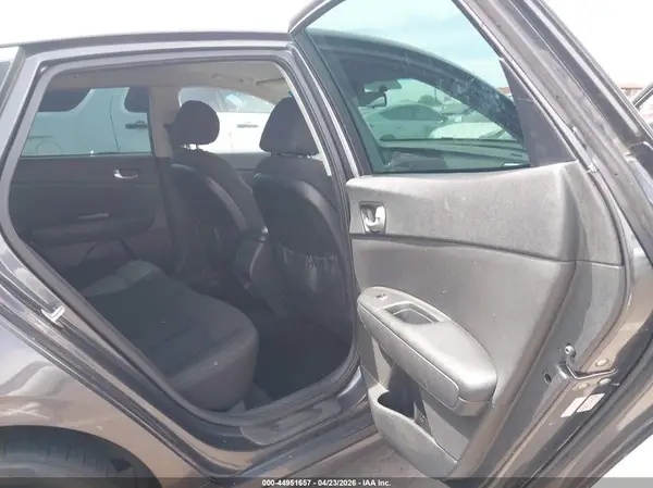 5XXGT4L37HG173558 2017 KIA OPTIMA - Image 8