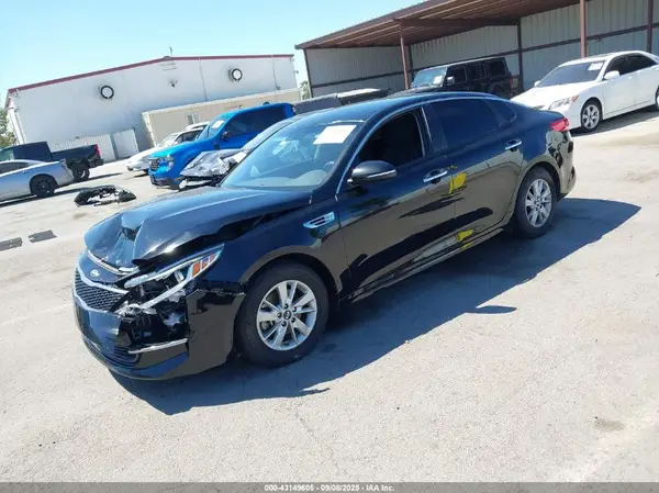 5XXGT4L37JG178975 2018 KIA OPTIMA - Image 2